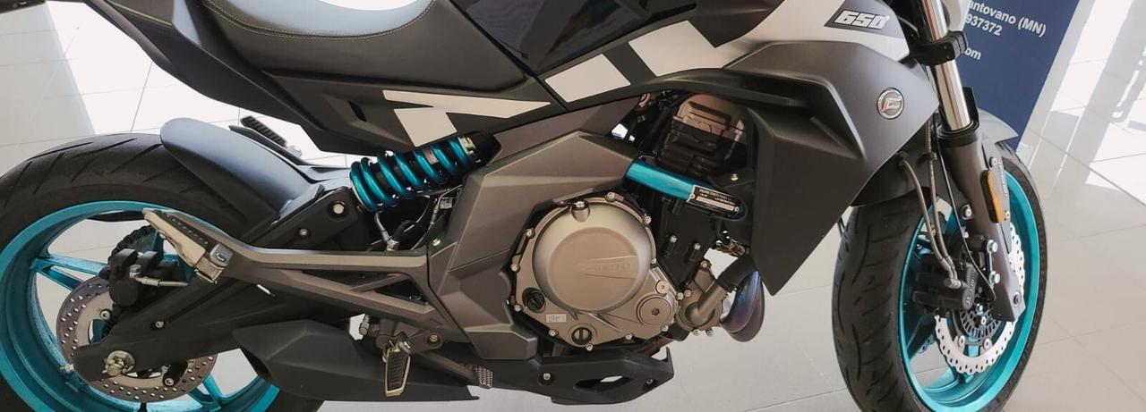 Cf Moto 650NK CON SOLO KM3045 - COME NUOVA-GARANZIA 12 MESI ESTENDIBILE FINO A 36 MESI.