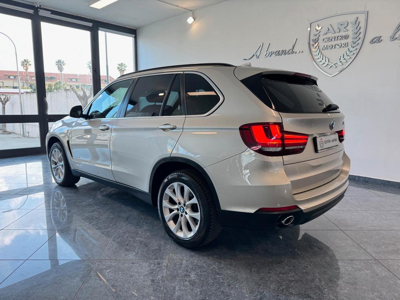 BMW X5 xdrive25d 218 CV Navi Led Dvd Uniprop