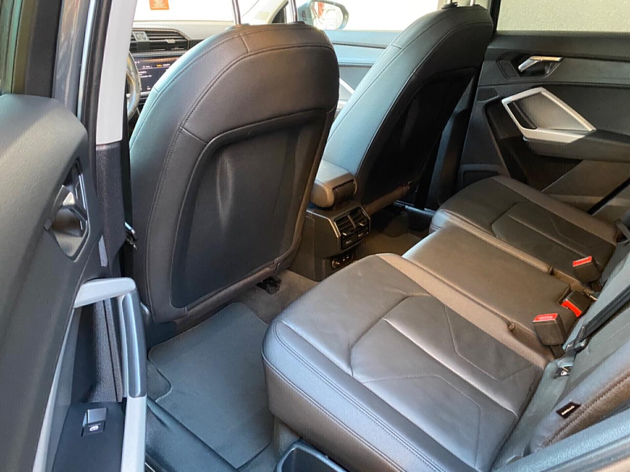 Audi Q3 Sport back 2.0 Diesel