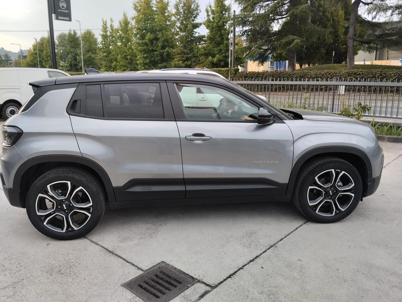 Jeep Avenger 1.2 Turbo 100 CV Summit