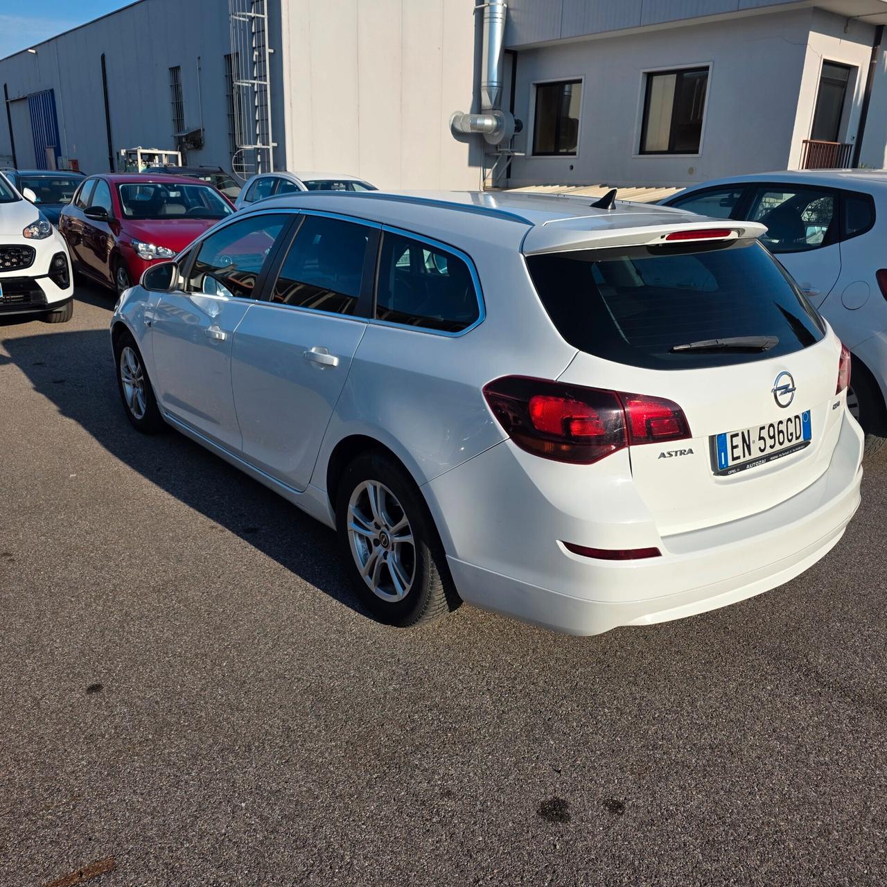 Opel Astra 1.7 CDTI 110CV Sports Tourer Cosmo