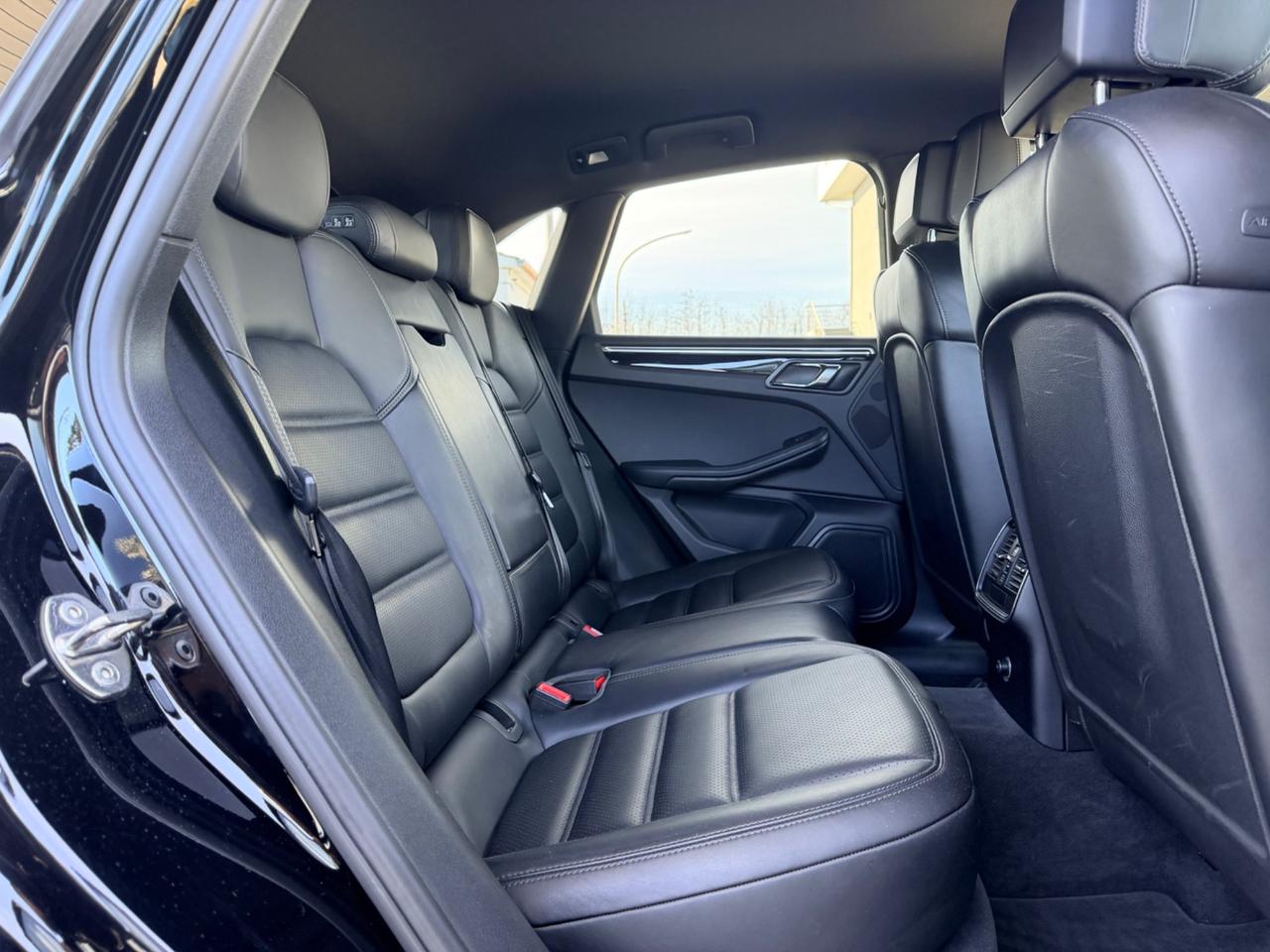 Porsche Macan 3.0 S Diesel black edition in garanzia