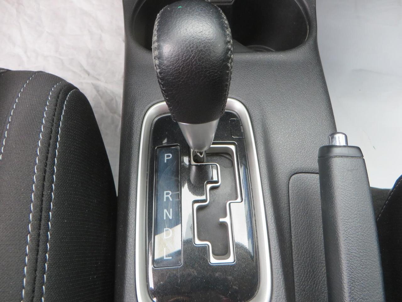 Mitsubishi Outlander INSTYLE PLUS NAVI 2.2 DI-D 4WD Aut. 7 posti