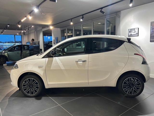 LANCIA Ypsilon 1.0 FireFly 5 porte S&S Hybrid Silver Plus