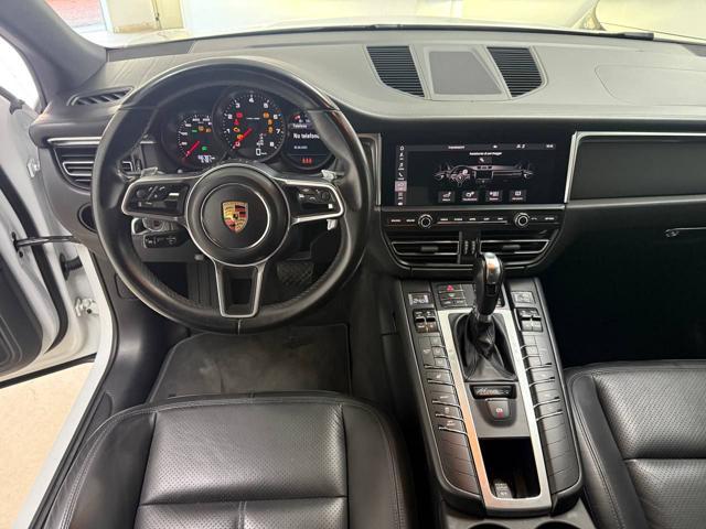 PORSCHE Macan 2.0