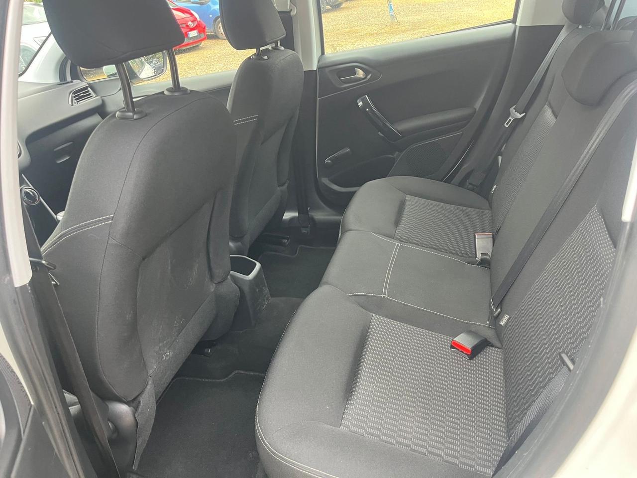 Peugeot 208 1.2 Benzina - Neopatentati - Tagliandi Certificati