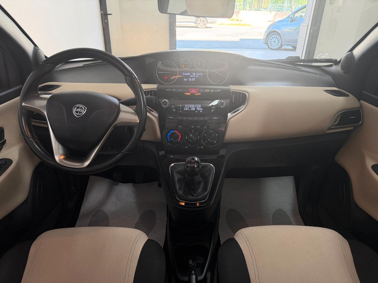 Lancia Ypsilon 1.2 69 CV 5p. Gold TETTO PANO/BI-COLOR/CLIMA