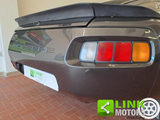 PORSCHE 928 S