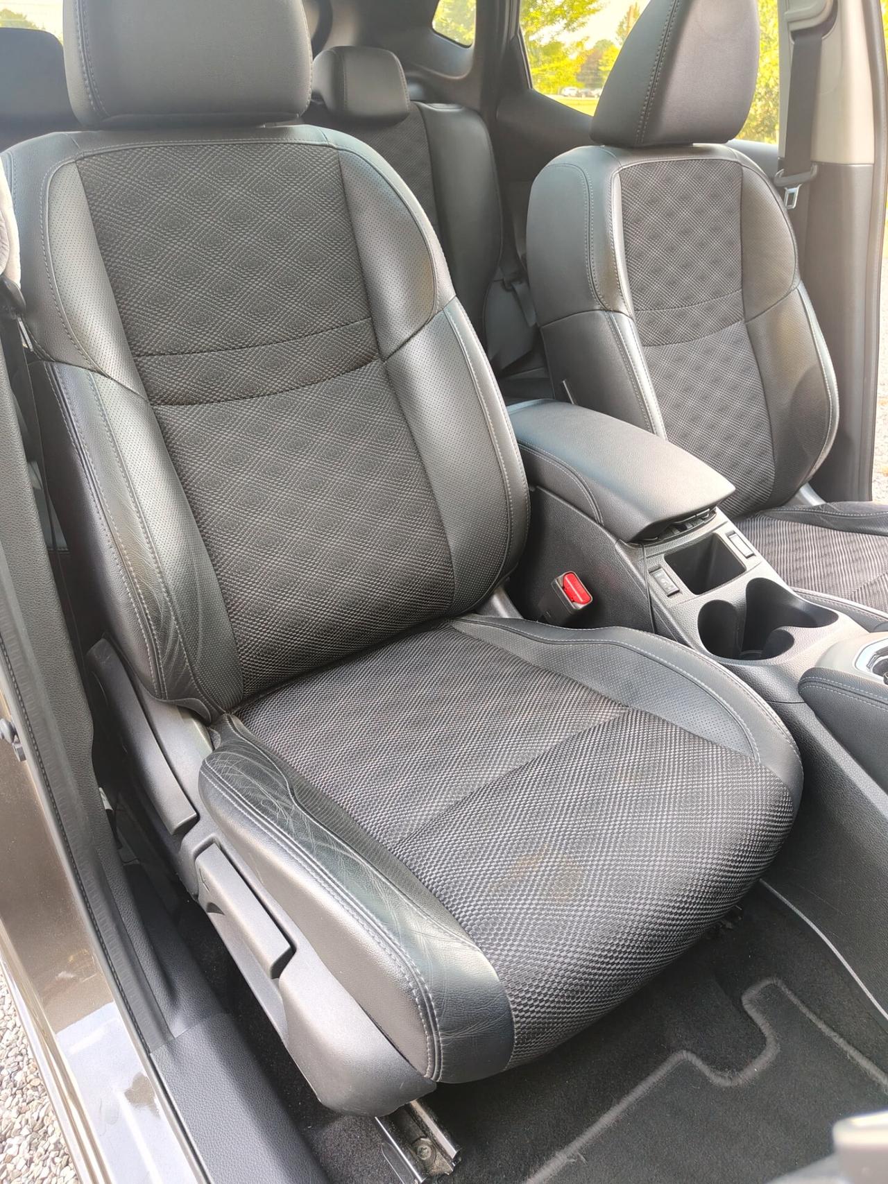 Nissan Qashqai 1.6 dCi DPF 360