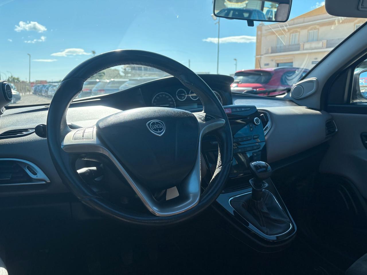 Lancia Ypsilon 1.2 69 CV 5 porte Platinum TETTO APRIBILE