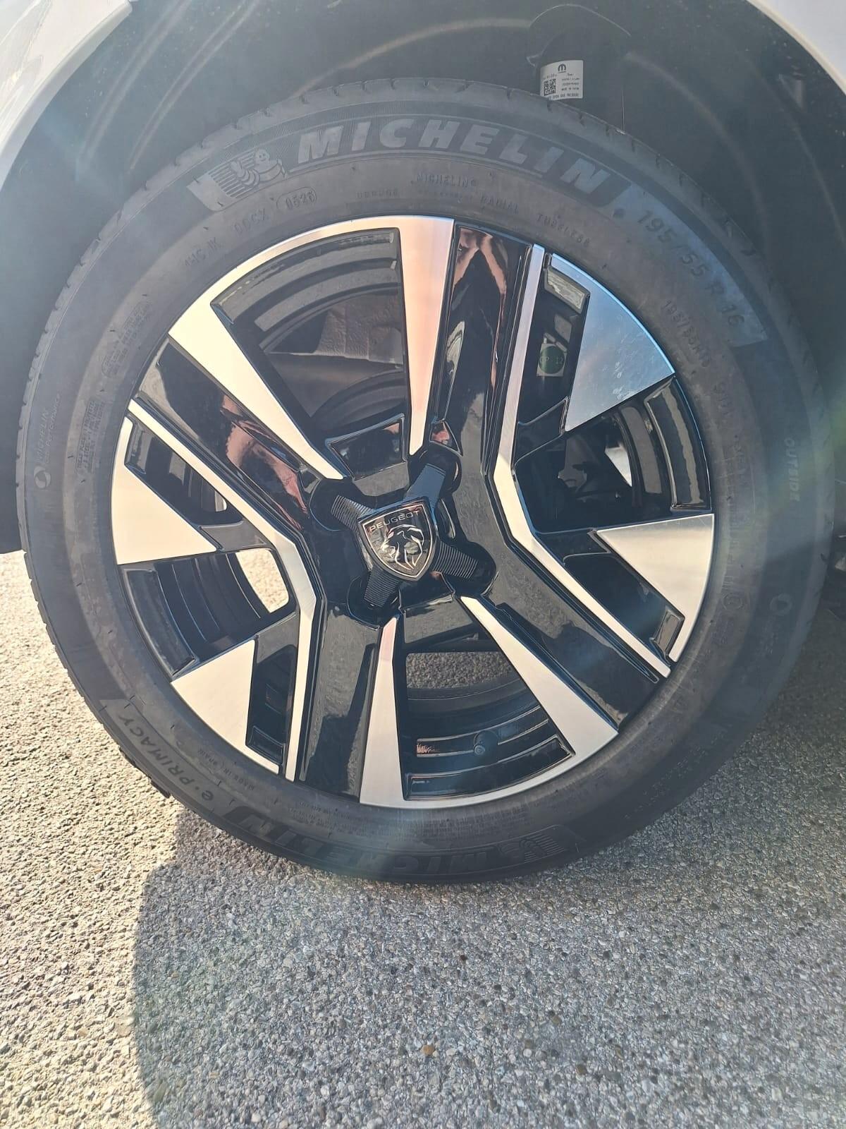 Peugeot 208 110 e-DCS6 Allure NUOVA