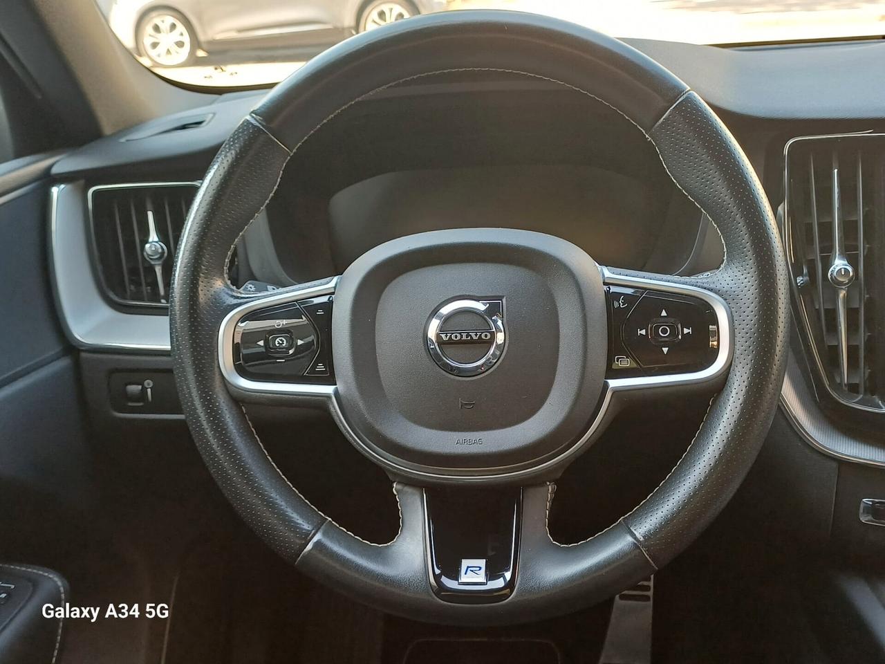 Volvo XC 60 XC60 D4 AWD Geartronic R-design