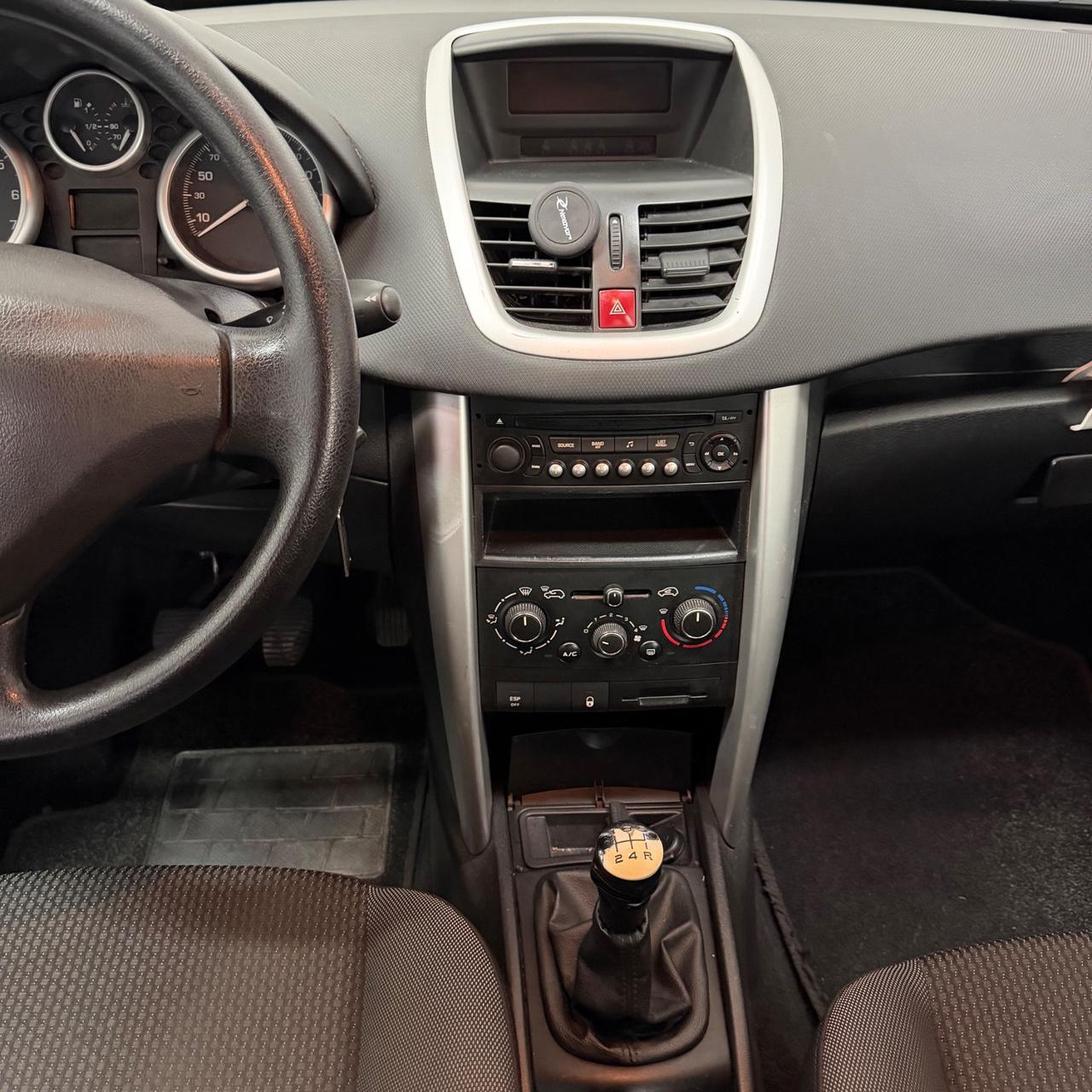 Peugeot 207 1.4 8V 75CV NEOPATENTATI EURO5