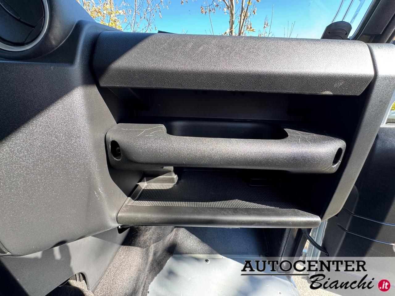 Land Rover Defender 90 SW Defender 90 2.4 td SE SW