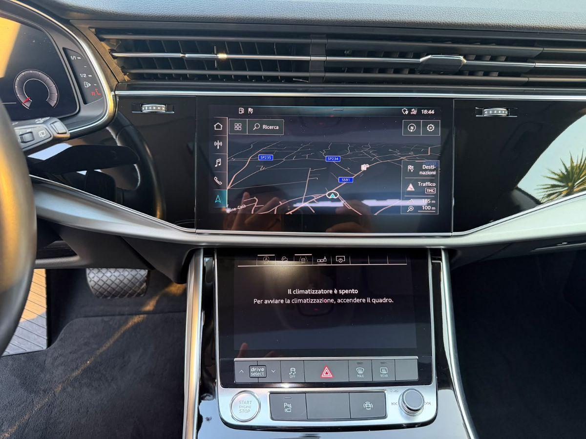 AUDI - Q8 - 50 TDI 286 CV quattro tiptronic Sport