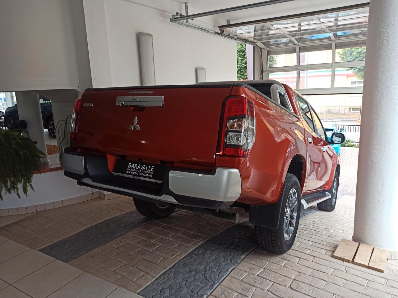 Mitsubishi L200 2.3 D Club Cab 4x4 Super Select Intense 2022