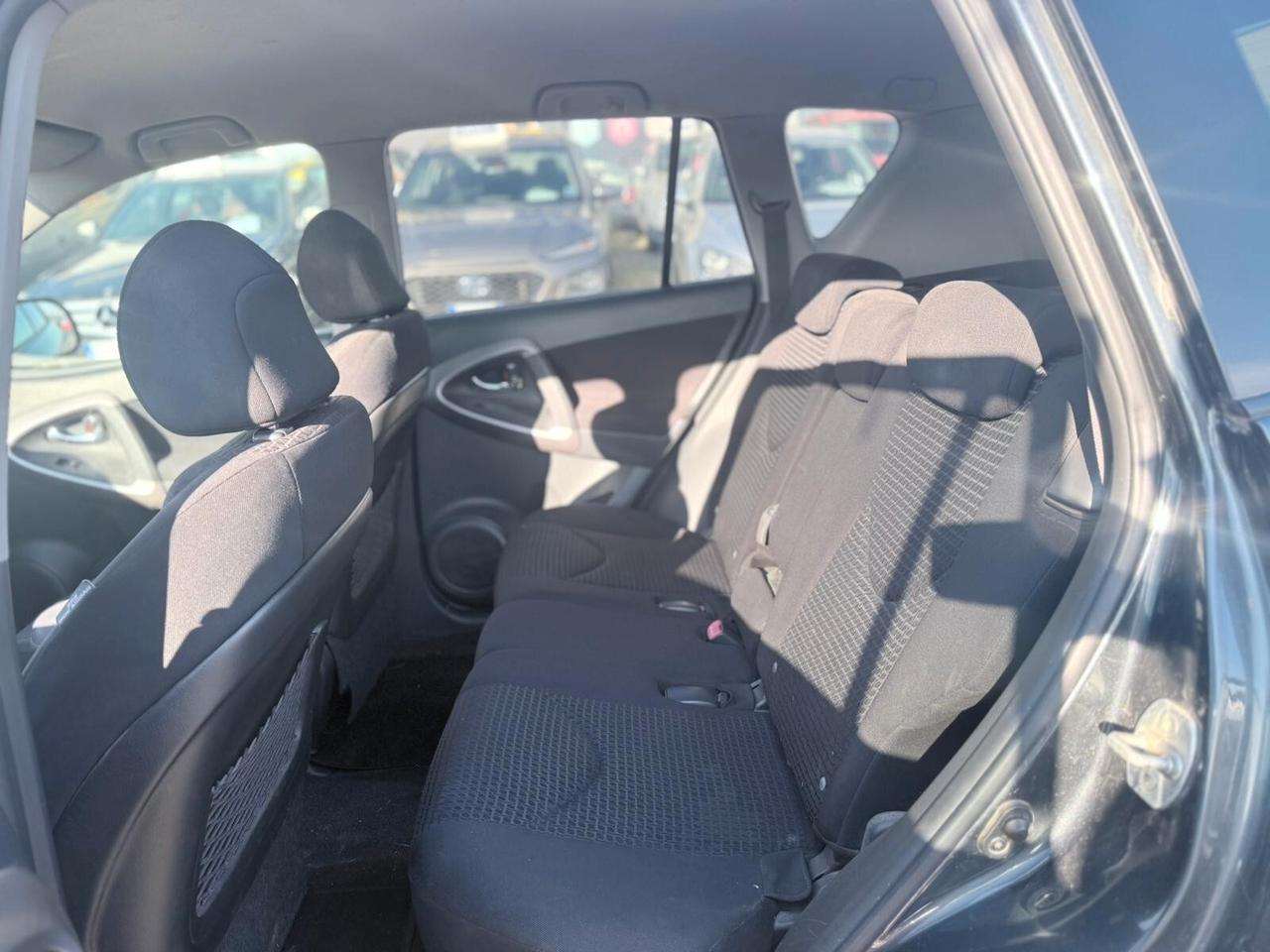 Toyota RAV 4 2.2 D 4X4 2009 MANUALE