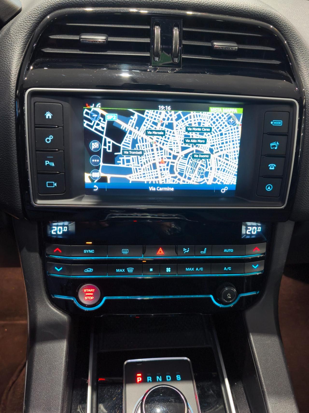 Jaguar F-Pace 2.0 D 180 CV AWD aut. R-SPORT 2018