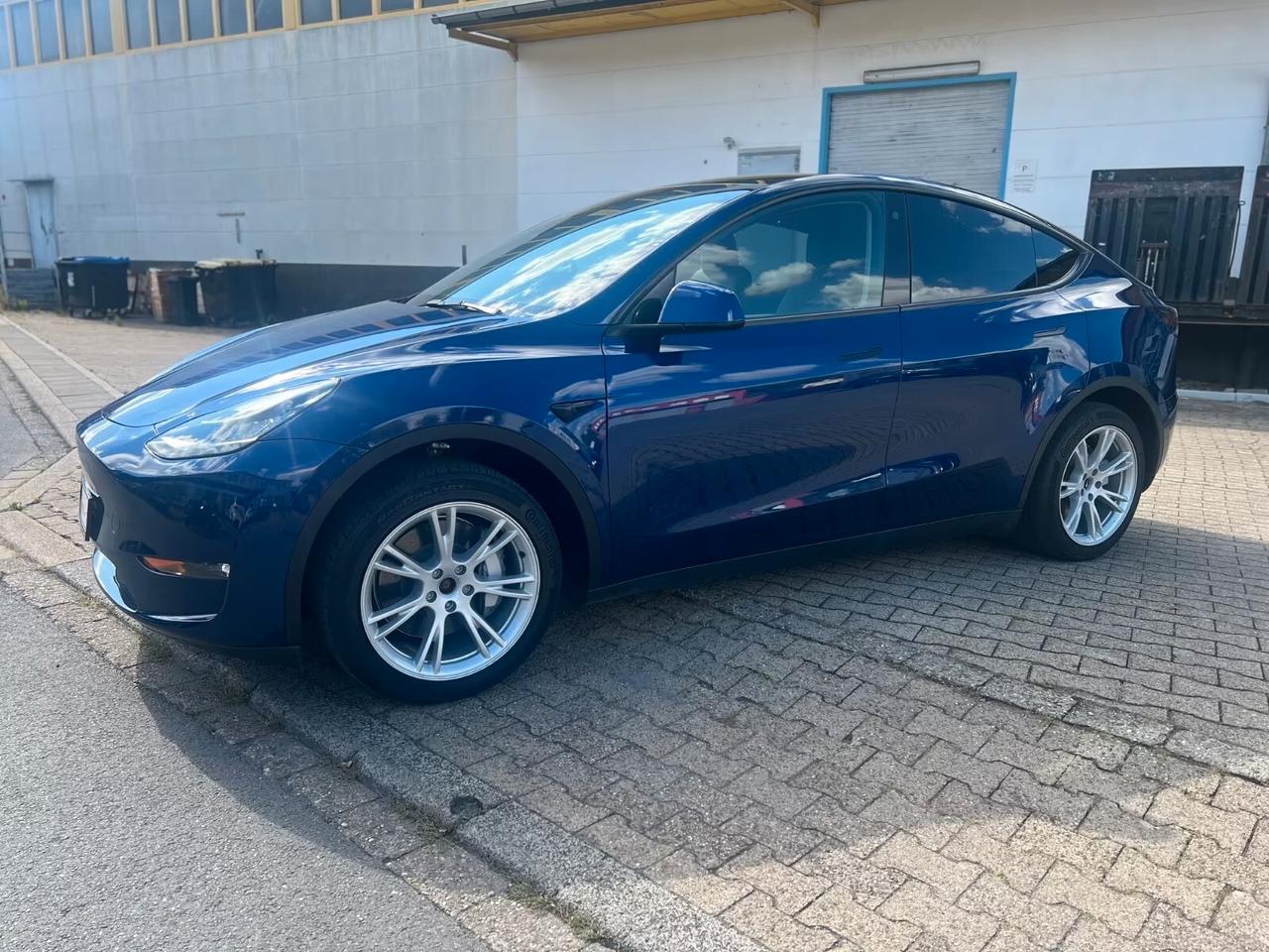 Tesla Model Y DUAL MOTOR AWD 19" GUIDA DI 2°LIVELLO CAMERA 360° SEDILI ELETTRICI RISCALDATI TETTO PANORAMICO