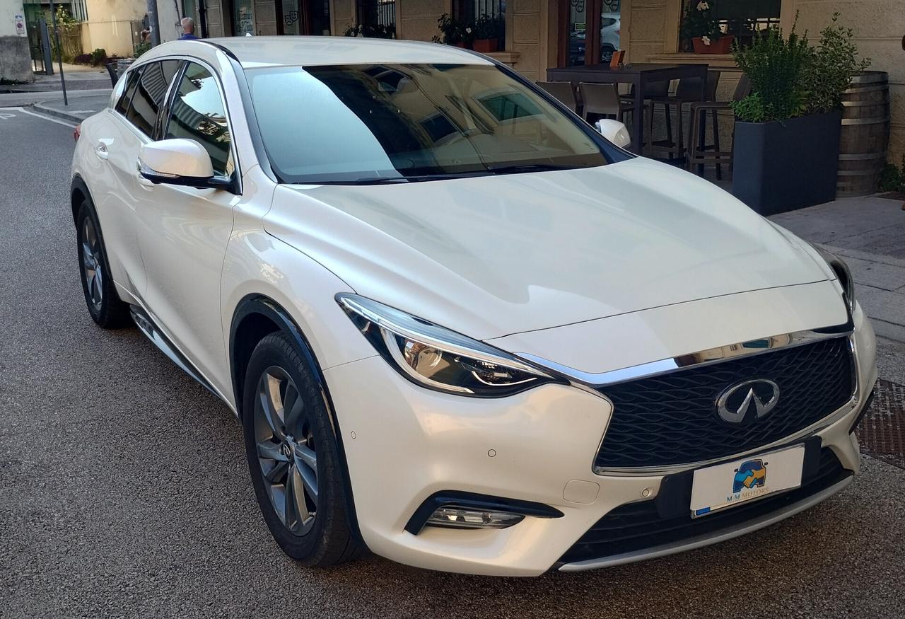 Infiniti Q30 1.5 diesel Premium