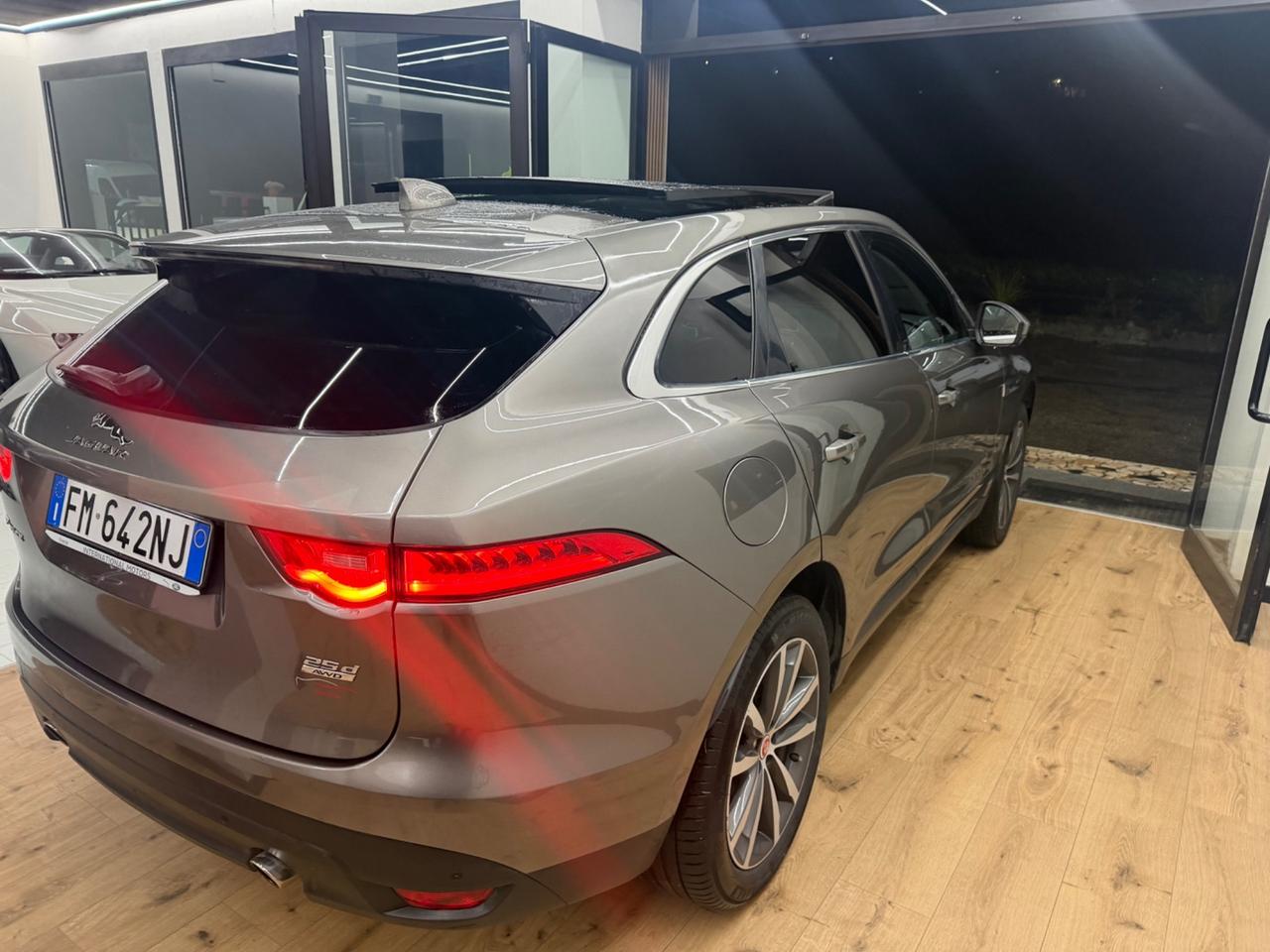 Jaguar F-Pace 2.0 D 240 CV AWD aut. Prestige