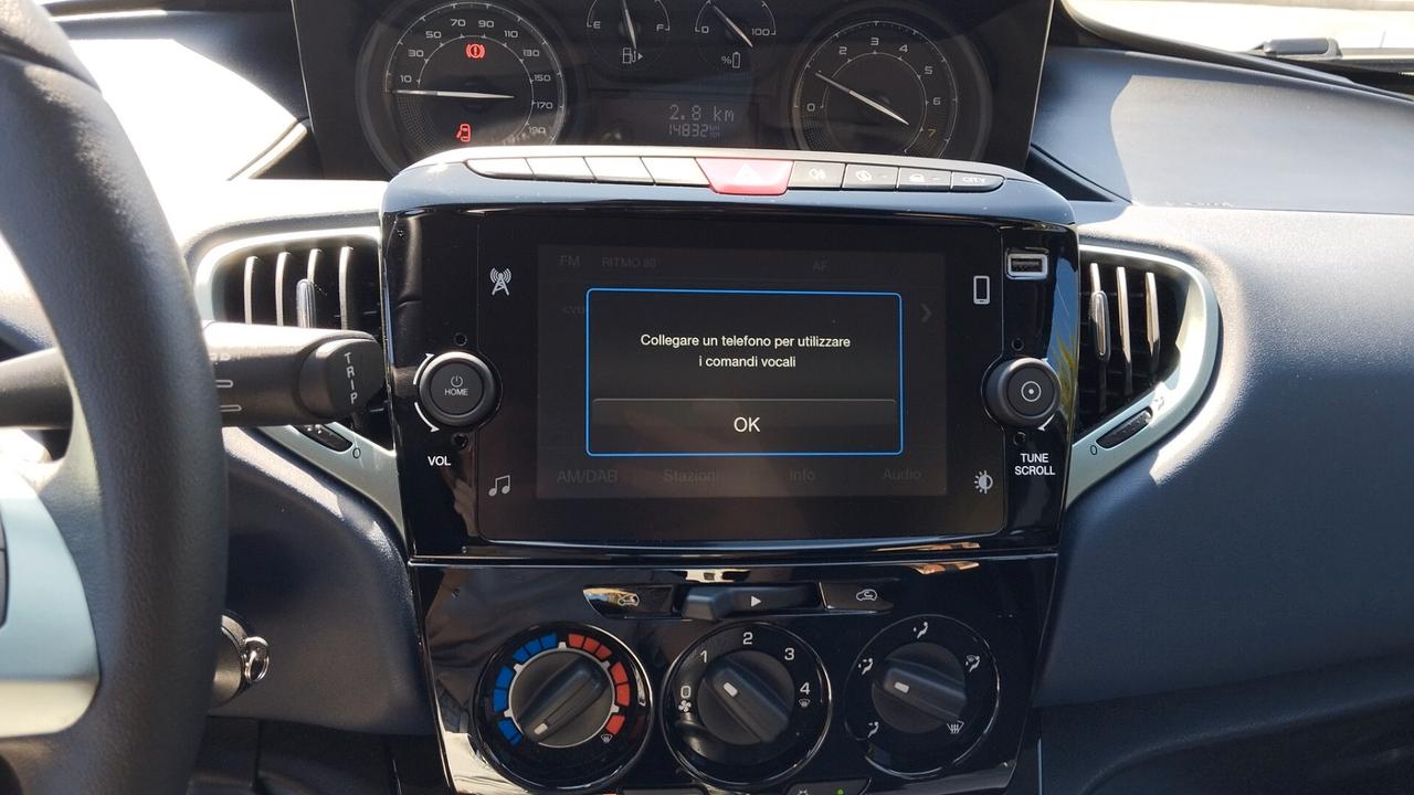 LANCIA YPSILON 1.0 HYBRID -GARANZIA FULL