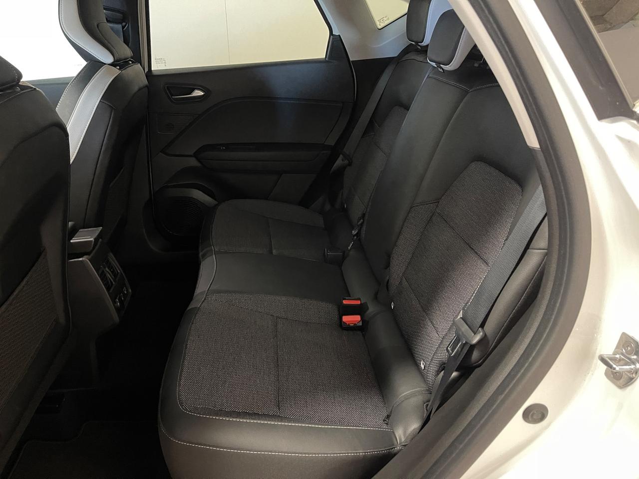 Renault Captur Plug-in Hybrid 160 CV Intens solo 8700km