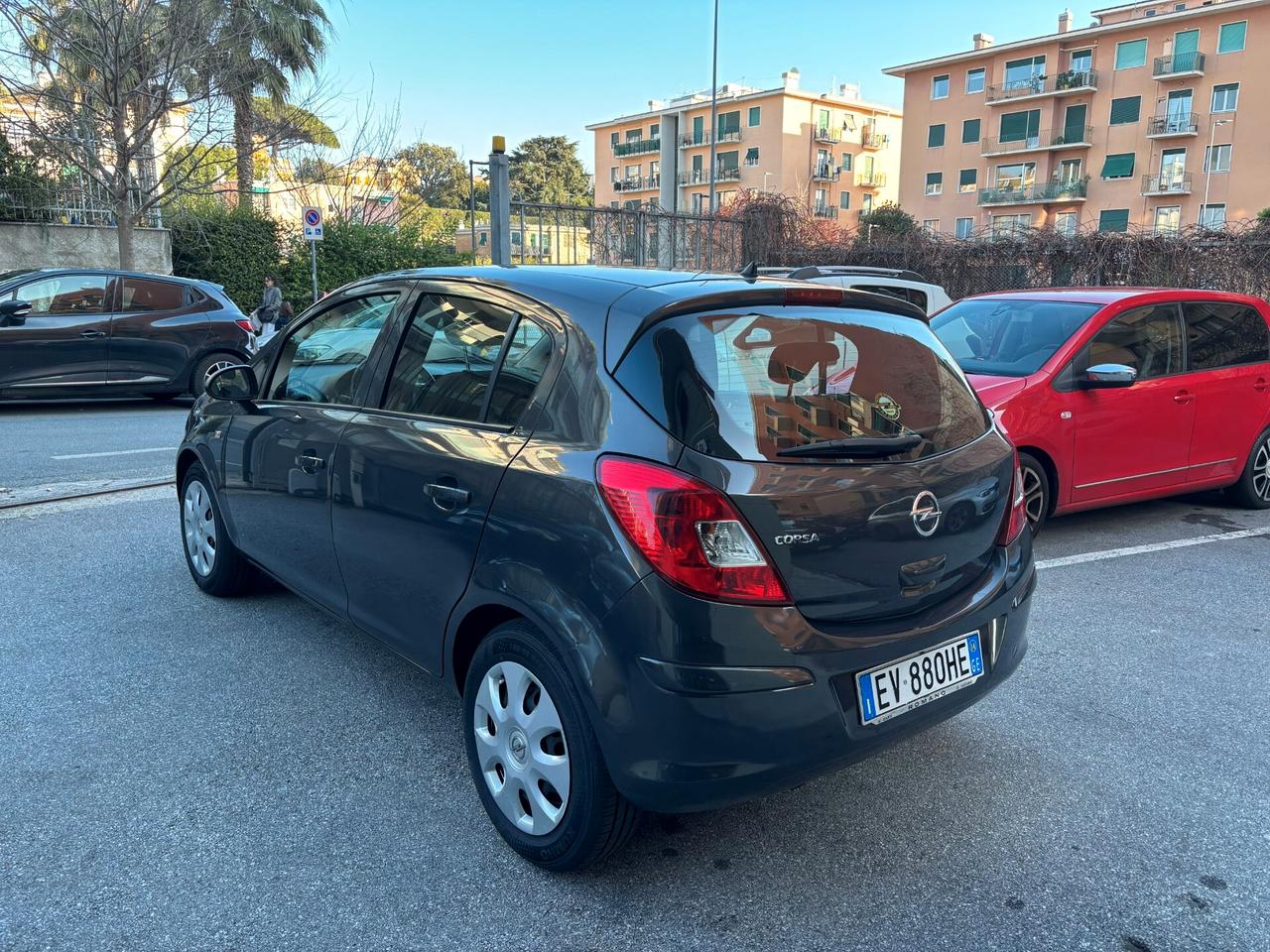 Opel Corsa 1.2 5 porte UNIPROPRIETARIO PNEUMATICI NUOVI