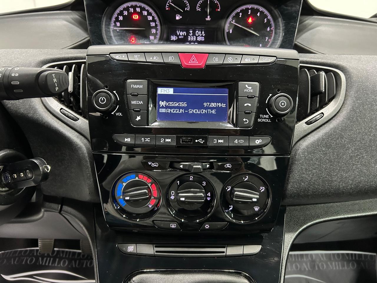 Lancia Ypsilon 1.2 69 CV Elefantino Blu 33.000KM