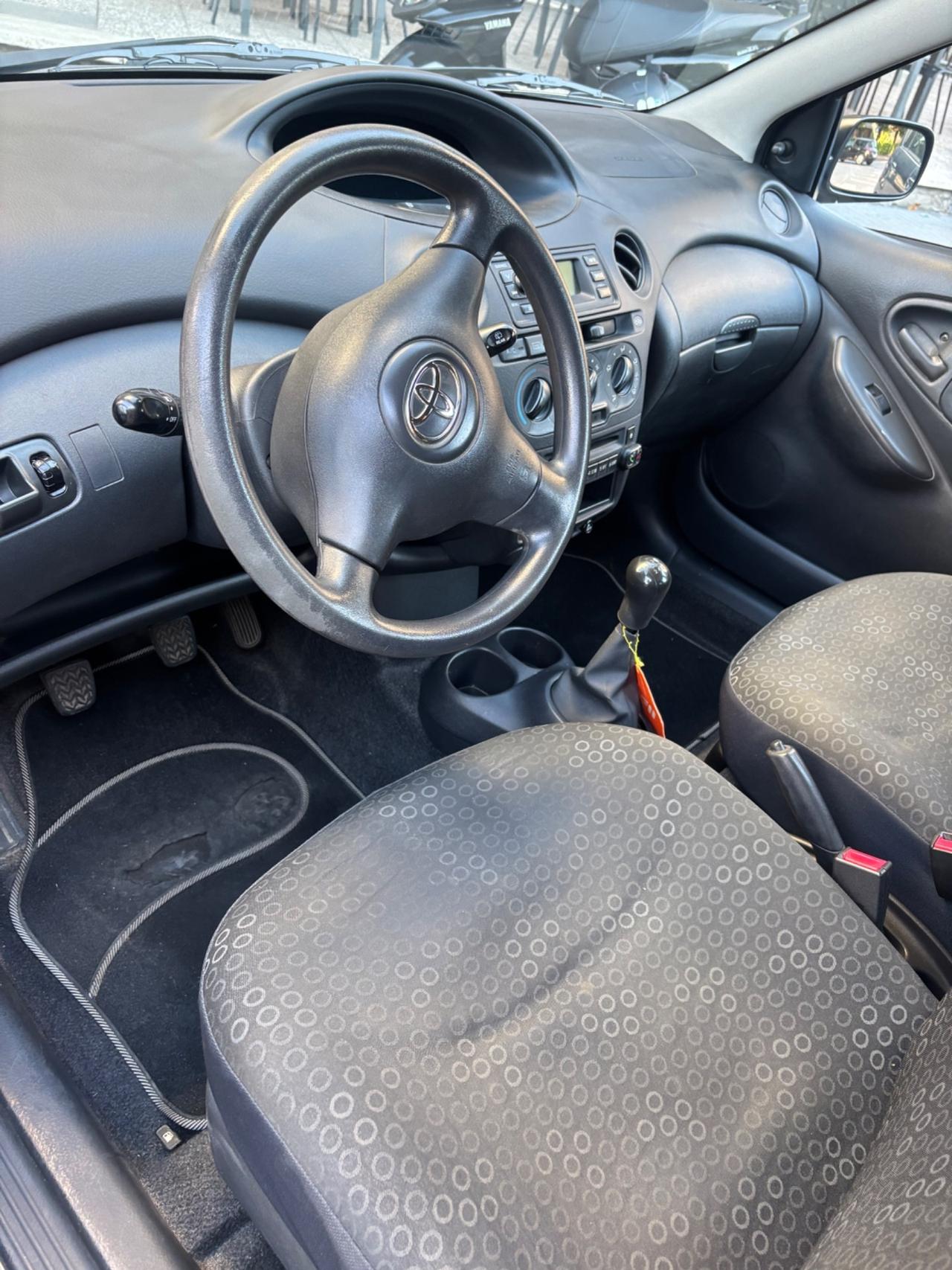Toyota Yaris 1.0i 16V cat 5 porte Sol euro 4
