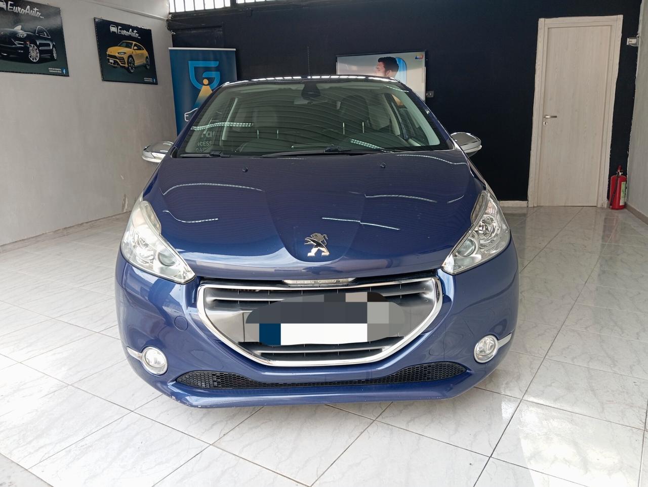 Peugeot 208 1.6 diesel 2012 CON GARANZIA