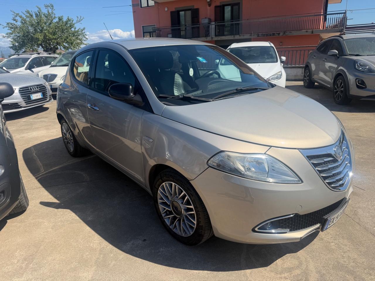 Lancia Ypsilon 1.3 MJT 75 CV Platinum