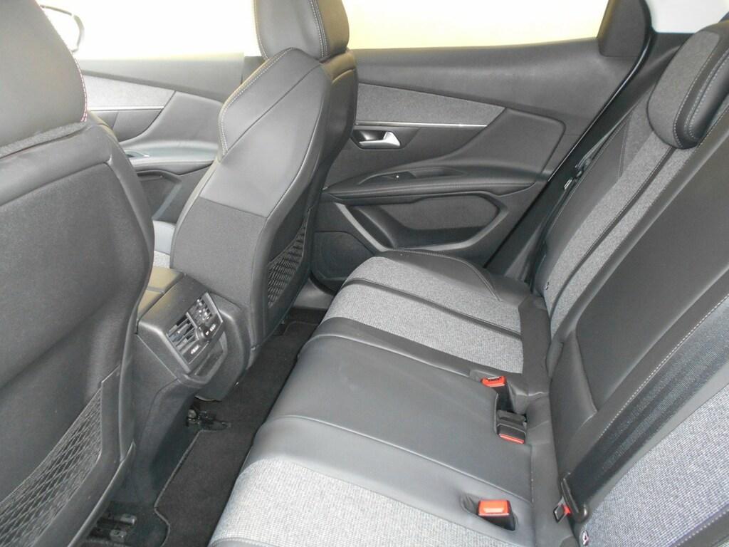 Peugeot 3008 1.5 BlueHDi Allure EAT