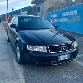 AUDI A4 1.9 TDI (GANCIO DI TRAINO)