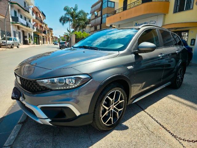 FIAT Tipo 1.5 Hybrid DCT SW Cross