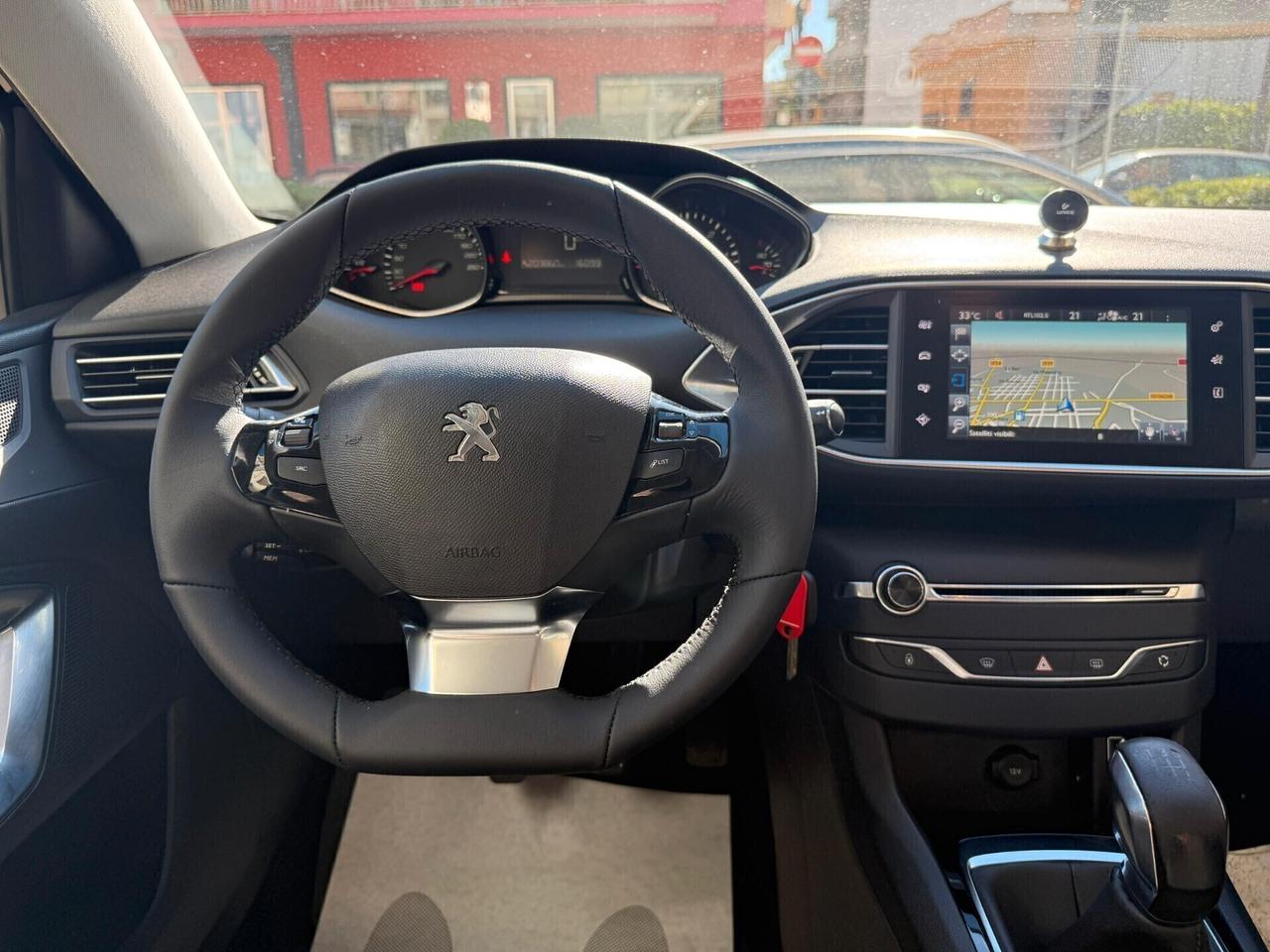 Peugeot 308 BlueHDi 100 S&S SW Allure