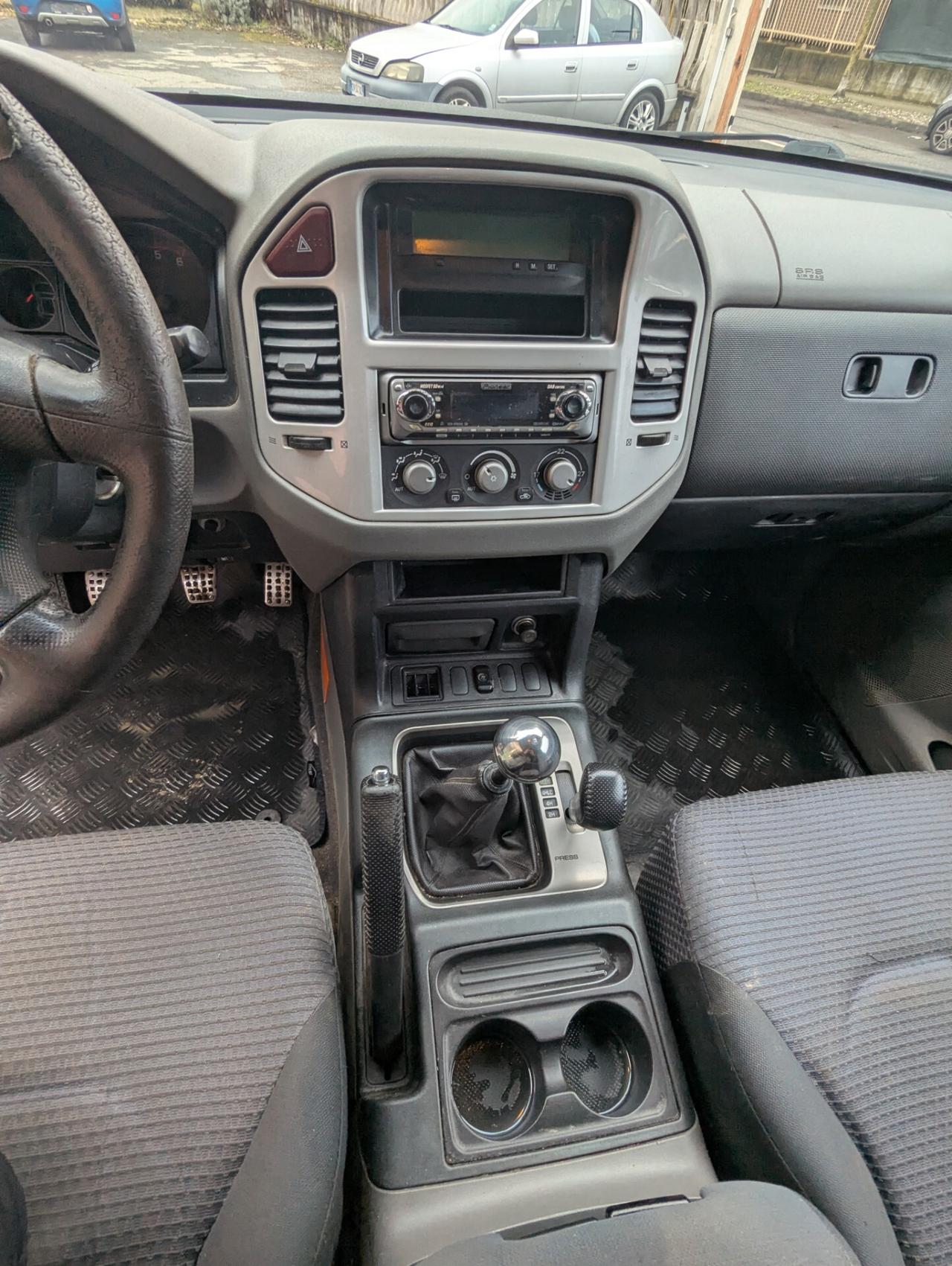 Mitsubishi Pajero Sport 2.5 TDI