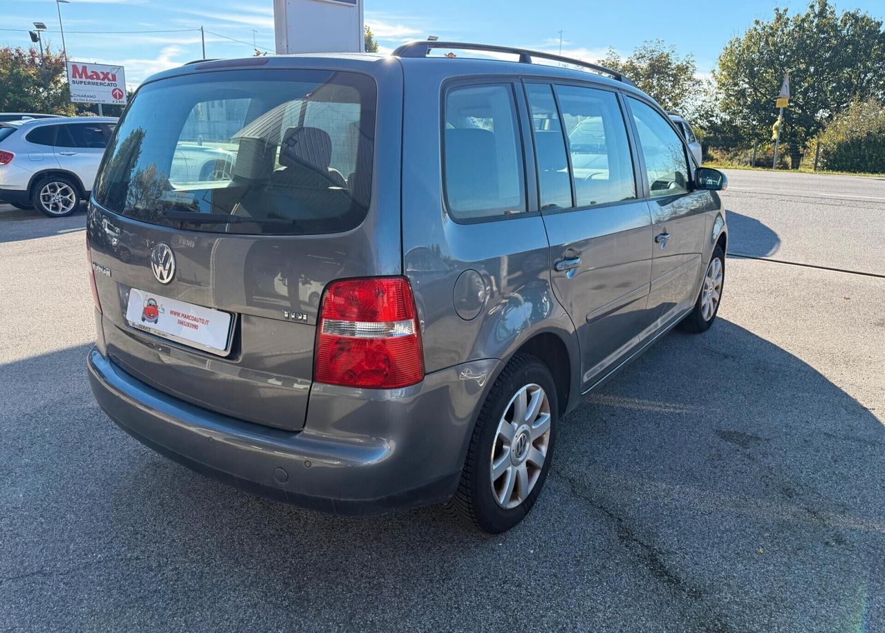 Volkswagen Touran 1.9 Diesel Cambio Automatico Neopatentati