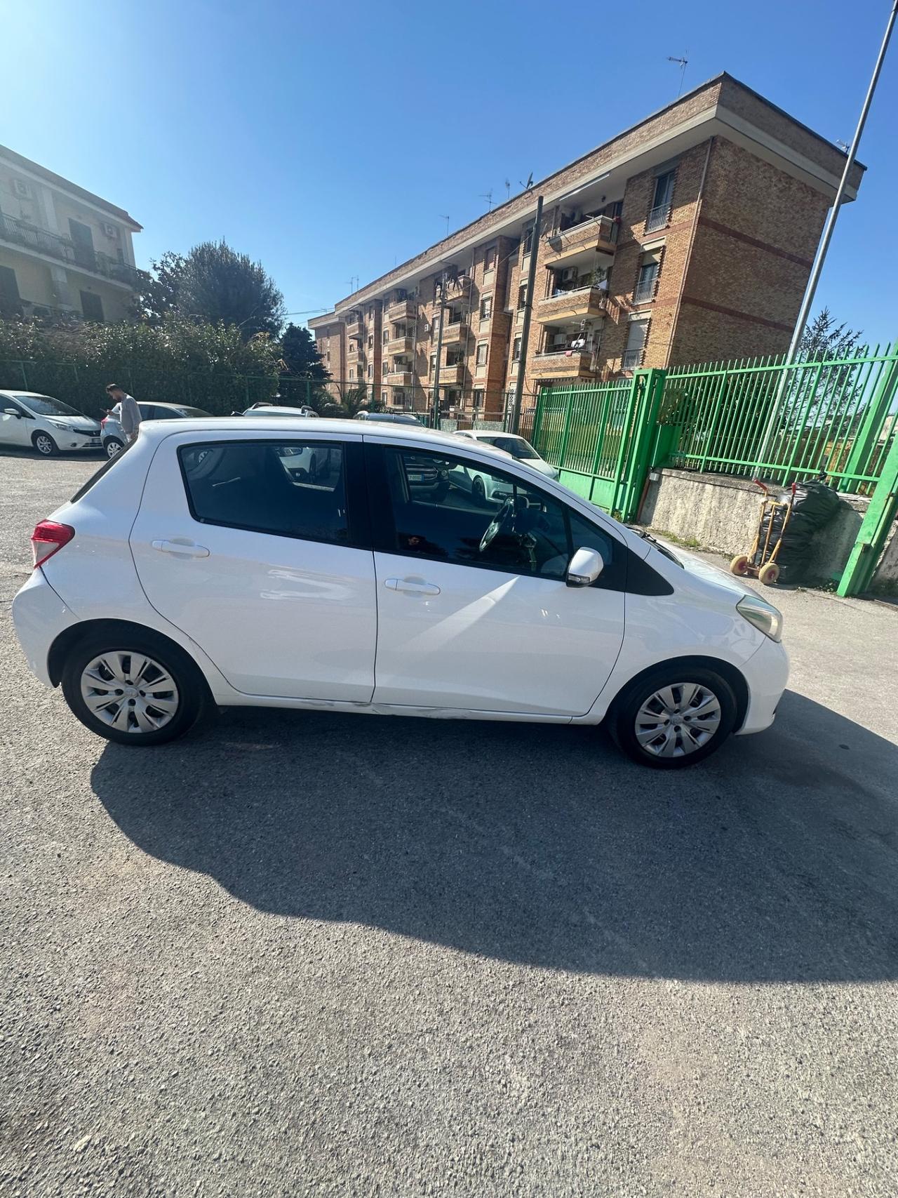 Toyota Yaris 1.0 5 porte Lounge