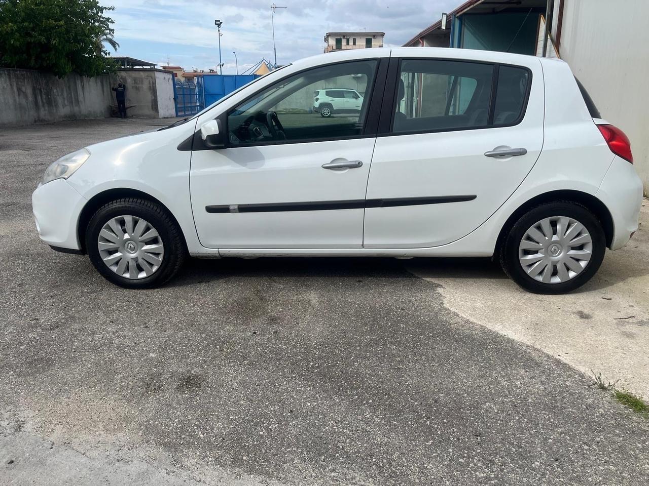 Renault clio 5P-1.2 gpl - km 130000-11/2010