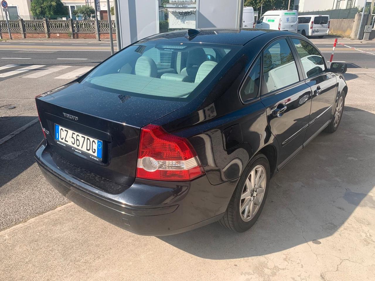 Volvo S40 2.4i 20V 140CV Summum Autom. Neopat.