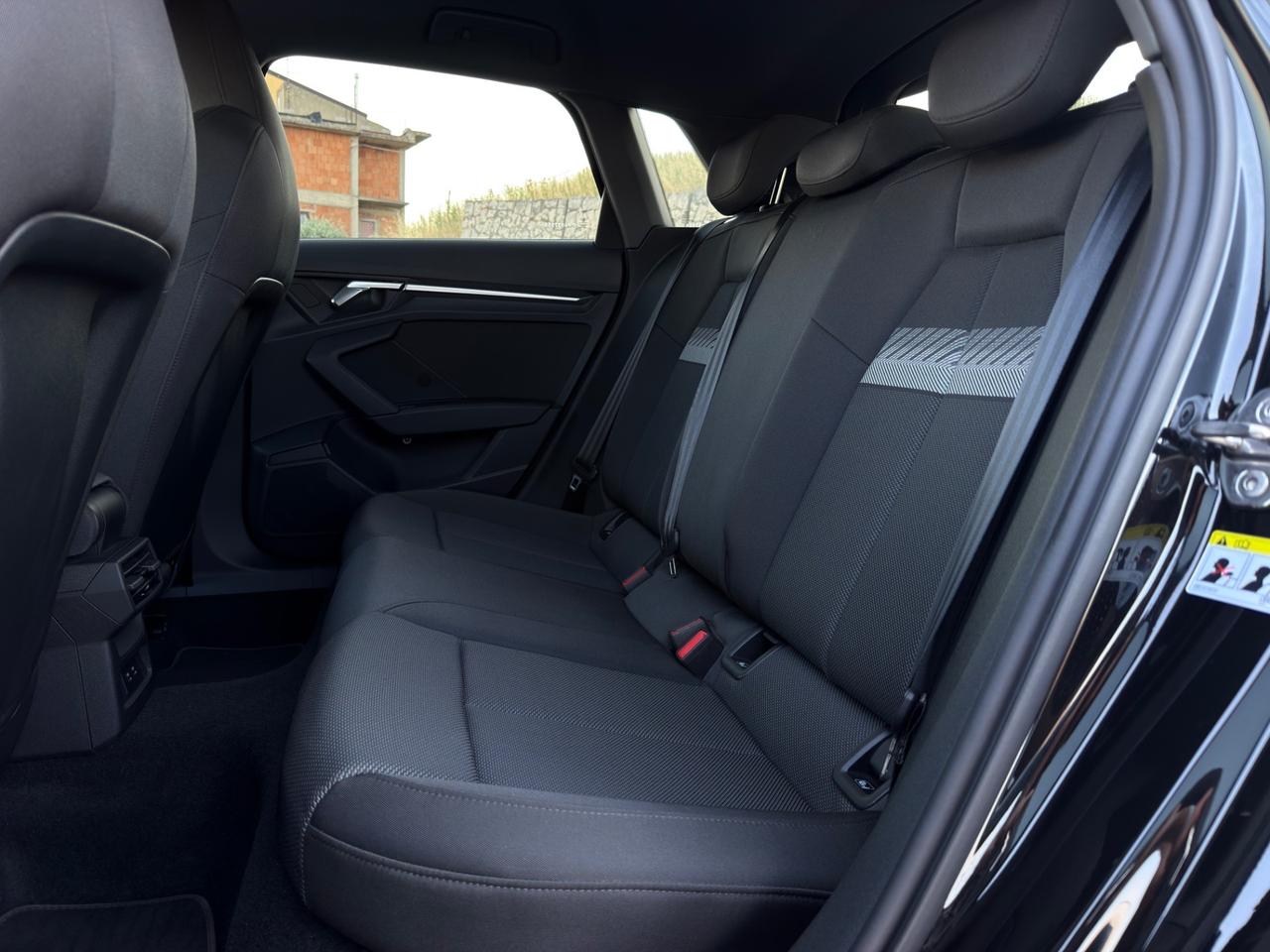 Audi A3 Sportback 35 TDI 150cv S-line 30.000km