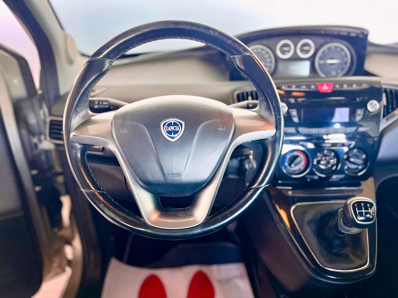Lancia Ypsilon 1.2 69 CV 5 porte S&S Platinum