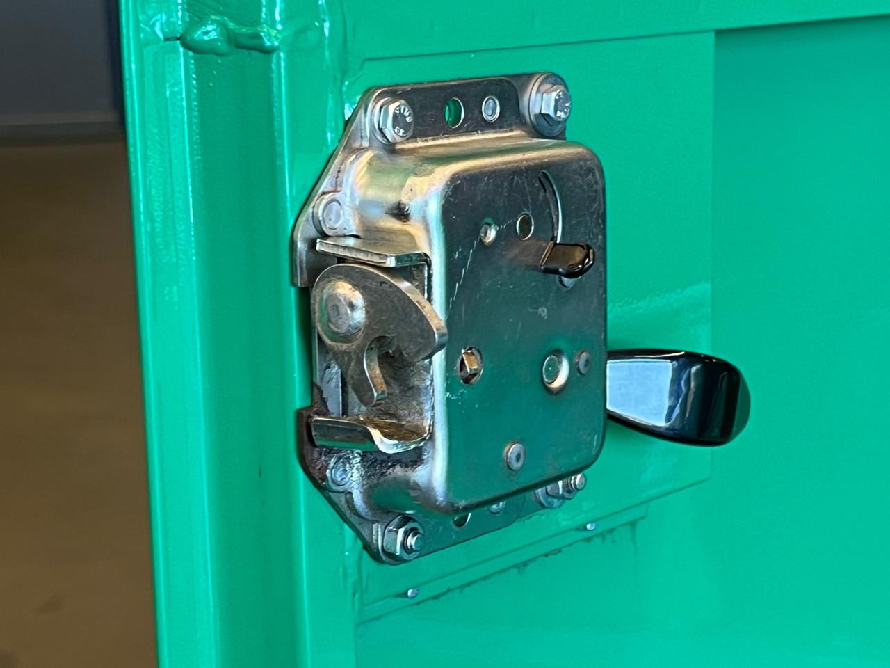 Land Rover Defender Series 109 V8 3