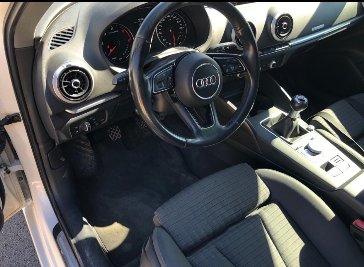 Audi A3 Sportback 1.6 tdi 116cv Sport - S Line