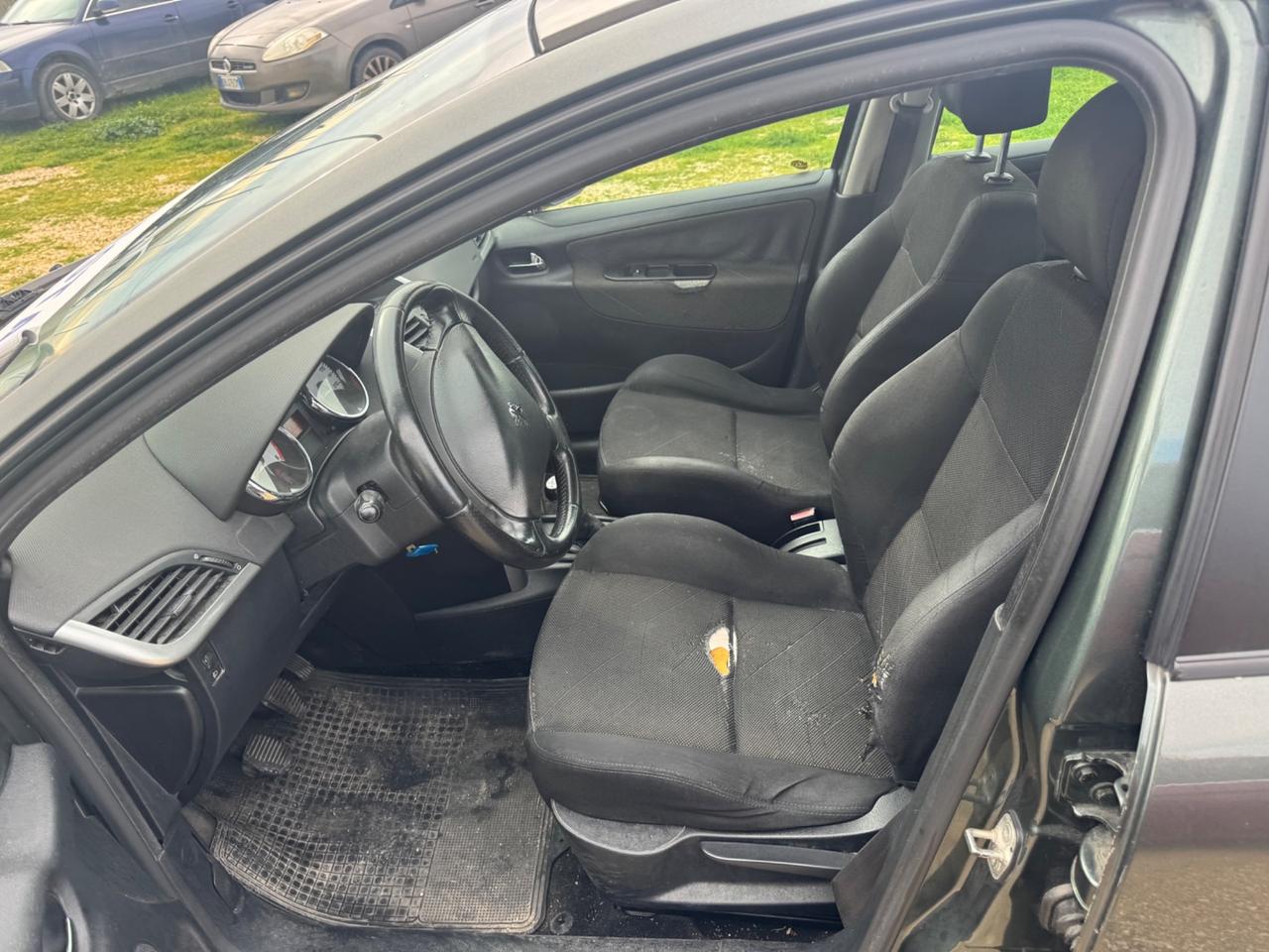 Peugeot 207 1.6 HDi 90CV 5p. XT