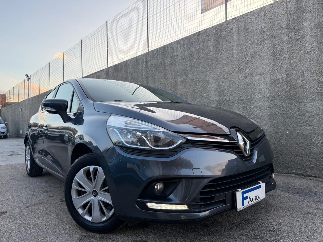 Renault Clio 0.9 TCe 90 CV GPL,Navigatore,Bluetooth,sensori dí parcheggio,ecc.
