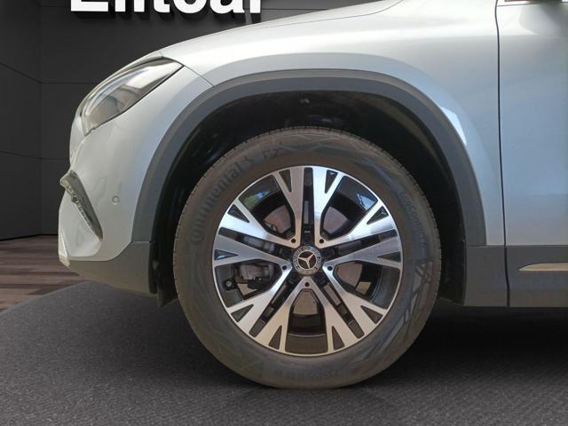 MERCEDES-BENZ GLA 180 Automatic Progressive Advanced