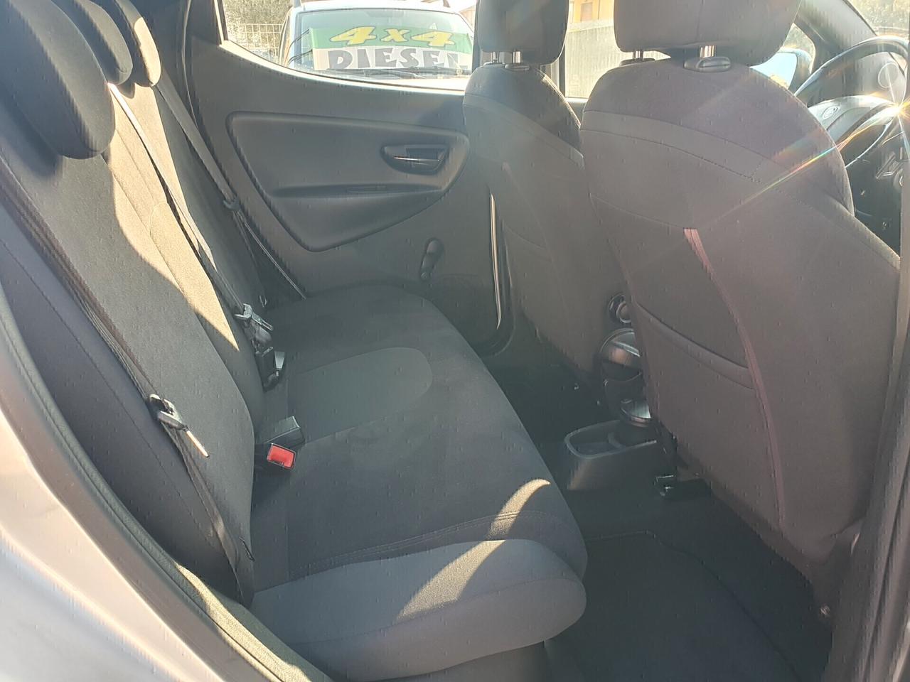 Lancia Ypsilon 1.2 benzina GPL Neopatent 2013