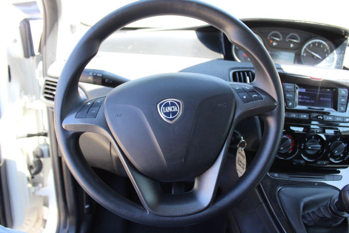 LANCIA - Ypsilon - 1.0 FireFly 5p.S&S Hyb. Platino